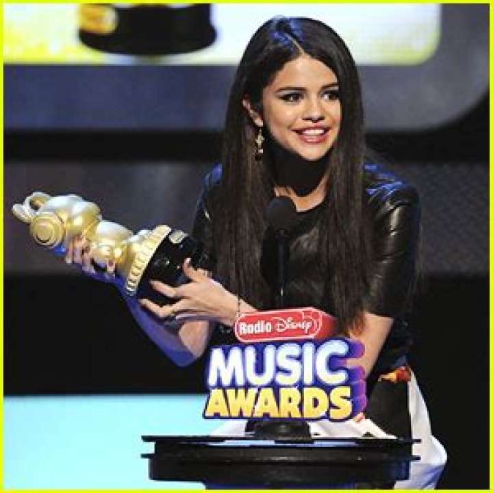 2013 Radio Disney Music Awards Winners: Selena Gomez & More — Full List