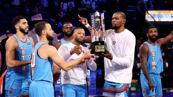 Cardi B Channels ‘From The Block’ Jennifer Lopez At NBA All-Stars Game With Hubby Offset