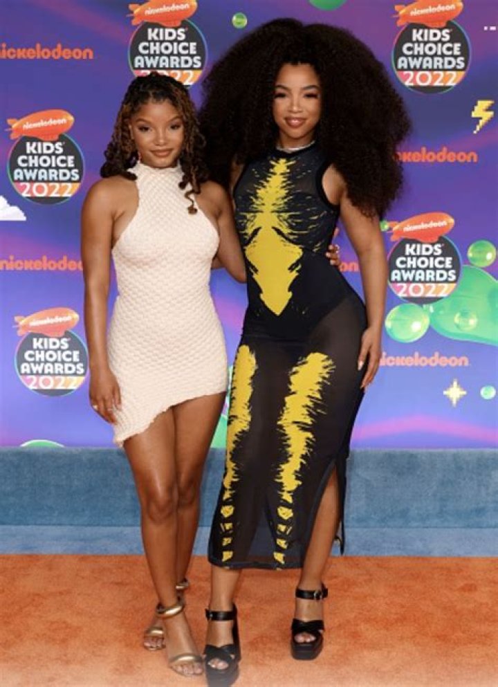 Chloe x Halle Shine At BET Awards With Powerful Performance Of ‘Forgive Me’ & ‘Do It’