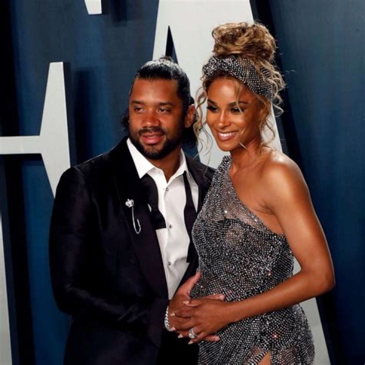 Ciara Posts Video Of Husband Russell Wilson Dancing In Bed — Watch – Hollywood Life