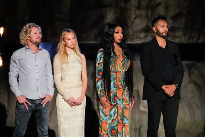 Corinne Olympios Reveals Which ‘House of Villains’ She Likes Least – Hollywood Life