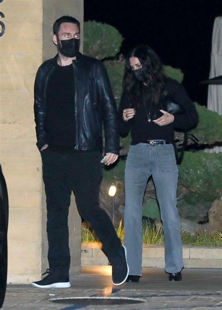 Courteney Cox & Johnny McDaid Enjoy Date Night In Malibu: Photo – Hollywood Life