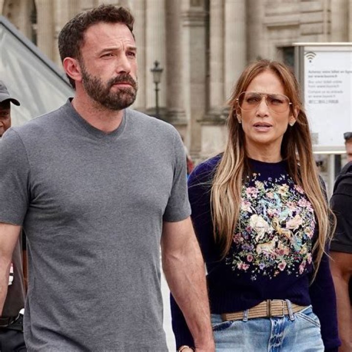 Jennifer Lopez Rocks Red Bikini While In Italy With Ben Affleck – Hollywood Life