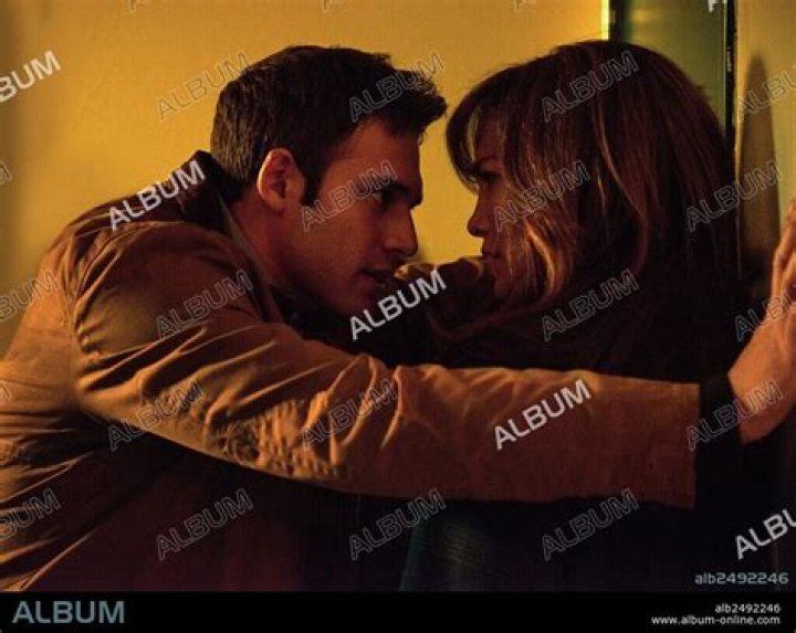 Jennifer Lopez & Ryan Guzman Talk Sex Scenes & Sizzle In ‘Latina’ Shoot – Hollywood Life