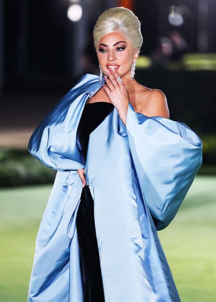 Lady Gaga Rocks Lady Gaga Baby Blue Bikini At The Pool In Las Vegas – Hollywood Life