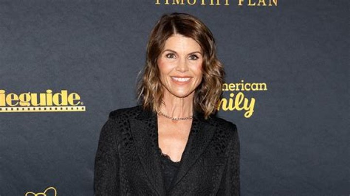 Lori Loughlin Reports To Prison To Serve Time For College Admissions Scandal