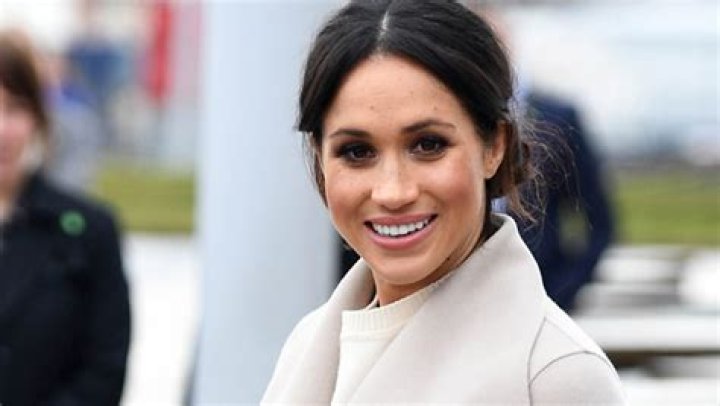 Meghan Markle Shopping After ‘Bimbo’ Comment About ‘Deal Or No Deal’ – Hollywood Life