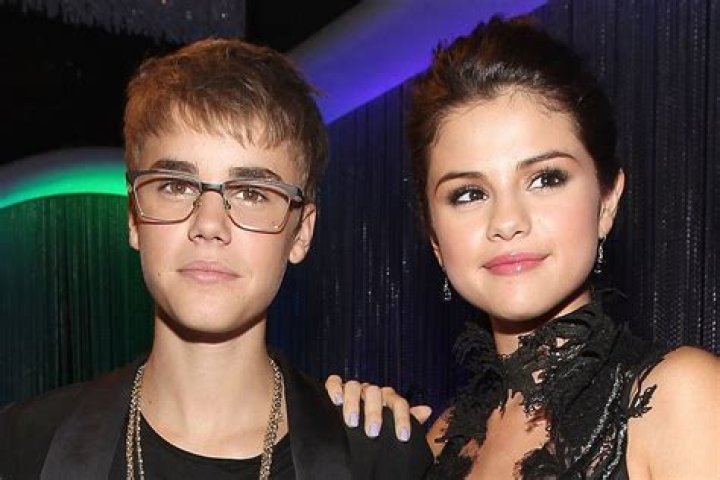 [PICS] Justin Bieber & Selena Gomez ‘Part of Me’ Red Carpet Pics – Hollywood Life