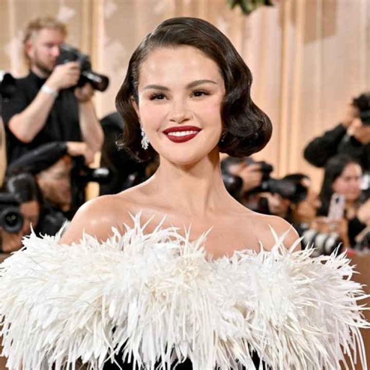 Selena Gomez Shows Off New Bangs & Rocks Sexy Pantsuit at BFF Nicola Peltz’s ‘Lola’ Premiere