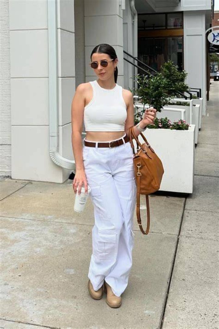 The Top Women’s White Pants in 2023 – Reviews by Hollywood Life – Hollywood Life