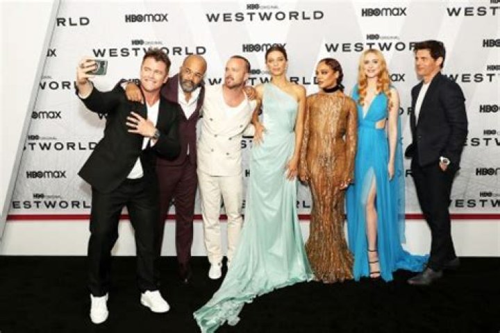 ‘Westworld’ Season 4 Premiere: Photos – Hollywood Life